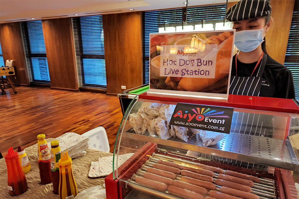 Hot Dog Bun Live Station