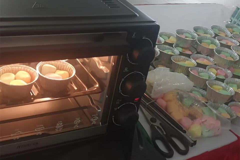 Rainbow Smores Live Station